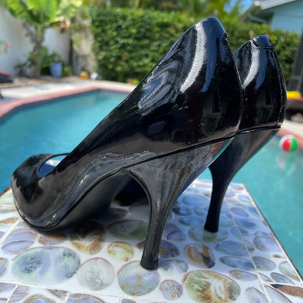 BCBG girls black heels. 7.5 size